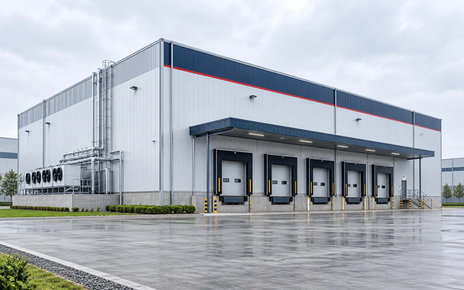 Cold storage building clad in insulated sandwich panels on a steel frame