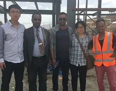 Visita de cliente 4 Clientes de visita en Xinguangzheng, en Qingdao
